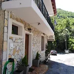 Guest house Archontiko Kertezis 3*