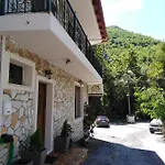 Archontiko Kertezis Guest house 3*