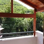Guest house Archontiko Kertezis 3*