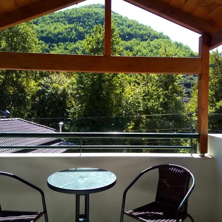 Pensjonat Archontiko Kertezis 3*