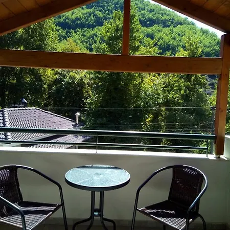 Archontiko Kertezis 招待所 3*