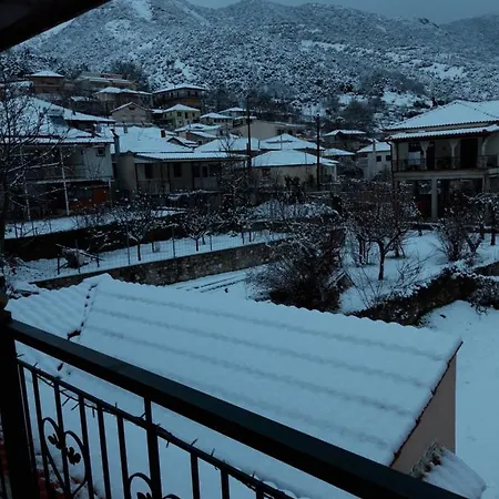 게스트하우스 Archontiko Kertezis Kértezi