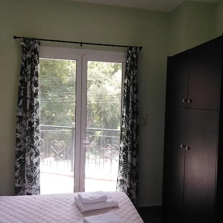 Archontiko Kertezis 3*