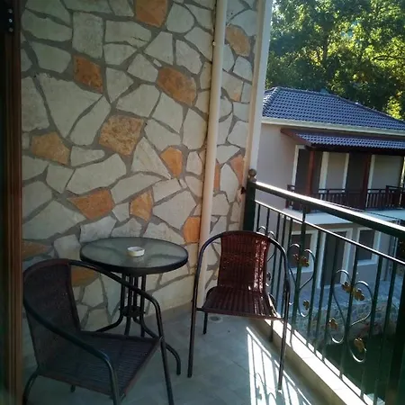 Archontiko Kertezis Kértezi