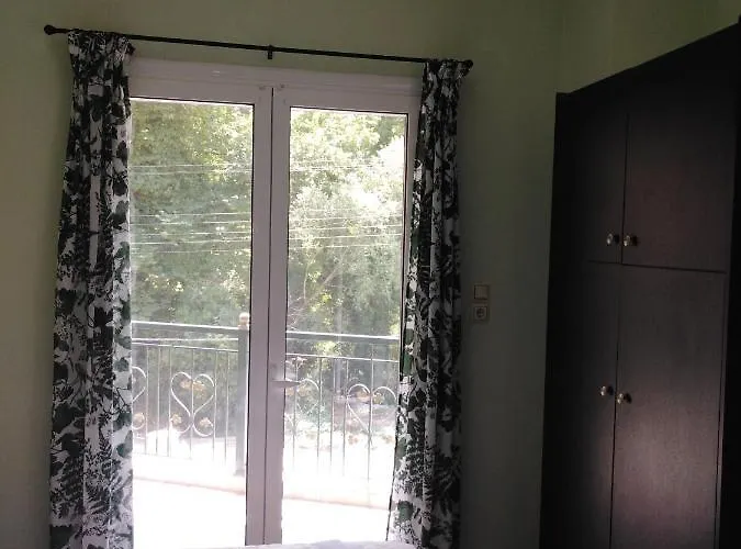 Archontiko Kertezis 3*